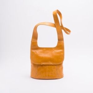 Hobo Rockler crossbody bag in harvest color.